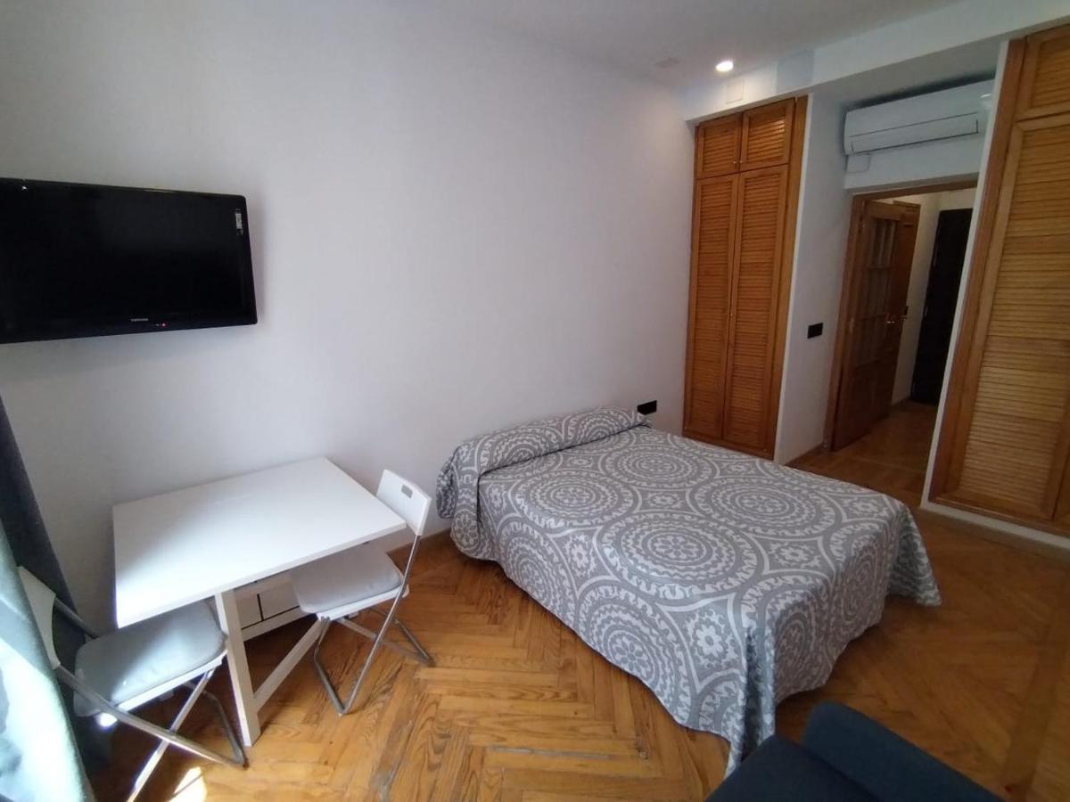 Estudio - Puerta Del Sol Madri Exterior foto